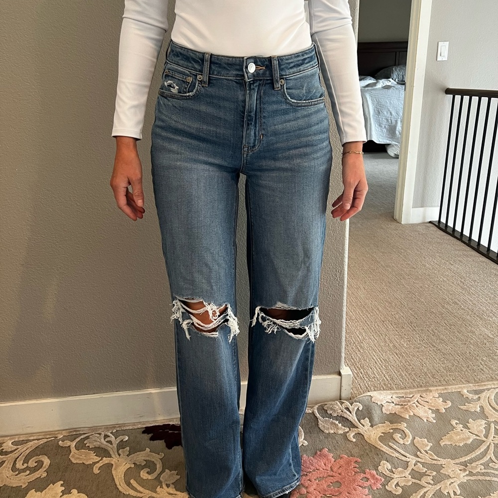 American Eagle High rise, baggy, long jeans.